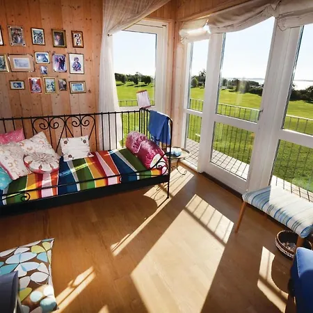 4 Bedroom Amazing In Holiday home *